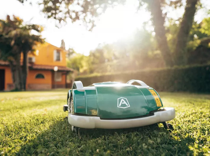 Ambrogio L60 Elite up to 200 m² - incline: 50% | Robotic lawnmower without boundary wire