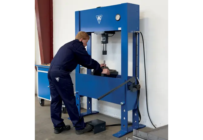 Handhydraulische Presse Type P 100 H, 100 t AC Hydraulic