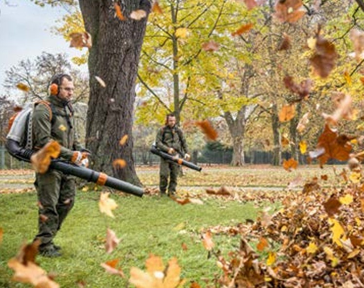 STIHL rückentragbarer Laubbläser BRA 600 mit Boost-Funktion