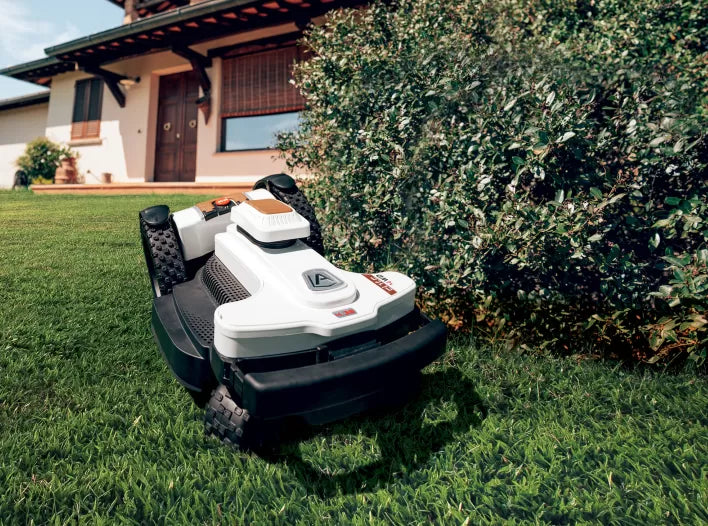 Ambrogio 4.36 Elite 4WD bis 6000 m² - Steigung: 65% (6 JAHRE GARANTIE)